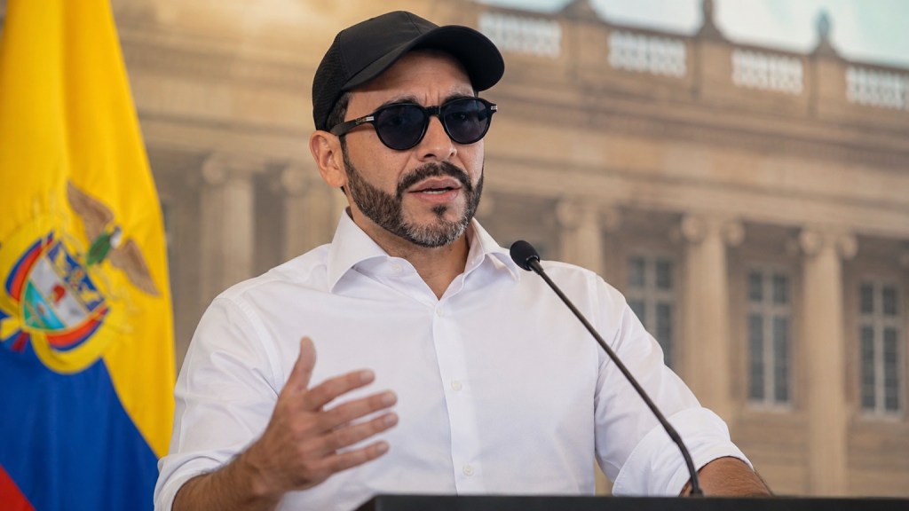 De La Espriella rectifica: volverá a despachar desde la Casa de Nariño, pero todavía hay preguntas sobre las razones y los costos del&nbsp;cambio.